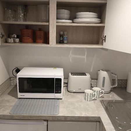 Cosy Garden Studio Room Minimum Two Night Booking Brighton ภายนอก รูปภาพ