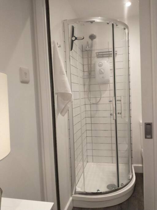 Cosy Garden Studio Room Minimum Two Night Booking Brighton ภายนอก รูปภาพ