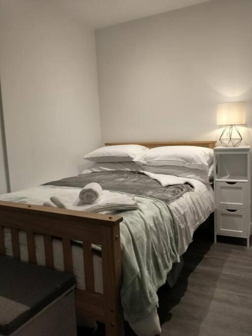 Cosy Garden Studio Room Minimum Two Night Booking Brighton ภายนอก รูปภาพ