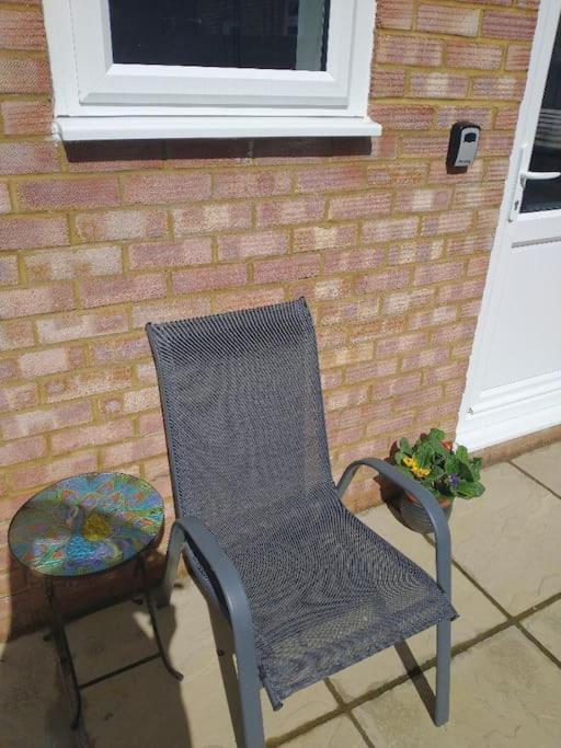 Cosy Garden Studio Room Minimum Two Night Booking Brighton ภายนอก รูปภาพ